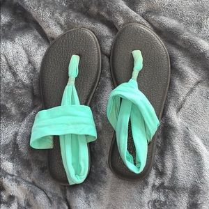 sanuk sandals